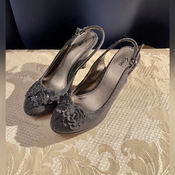 Grey wool shoes by Fioni. 7.5 - Picture 2 of 6